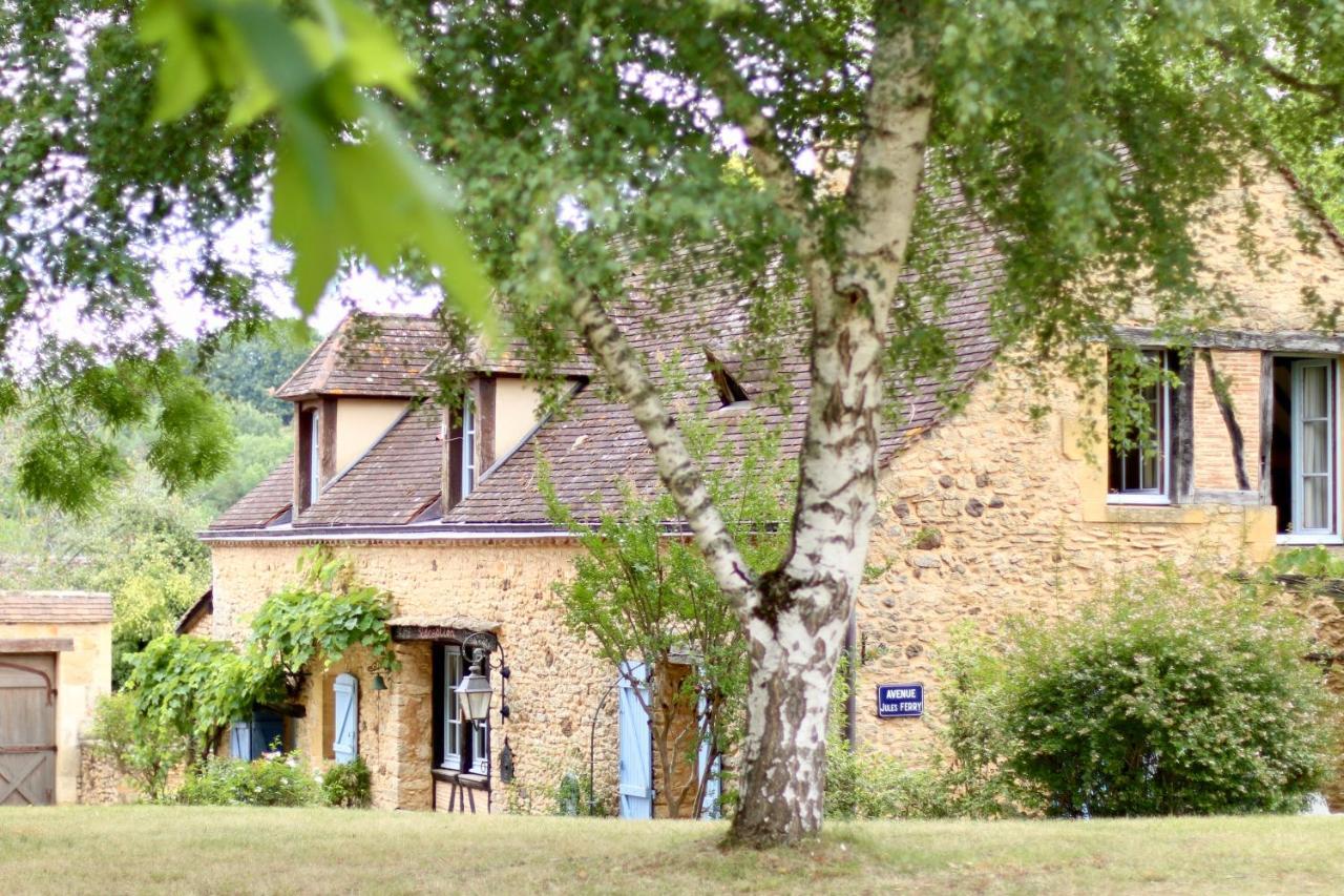 Les Perroutis Villa Saint-Alvere Luaran gambar