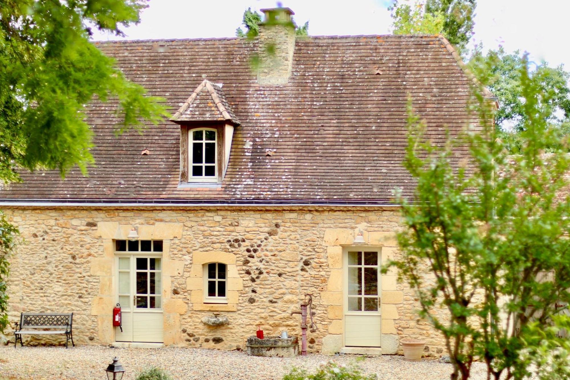 Les Perroutis Villa Saint-Alvere Luaran gambar