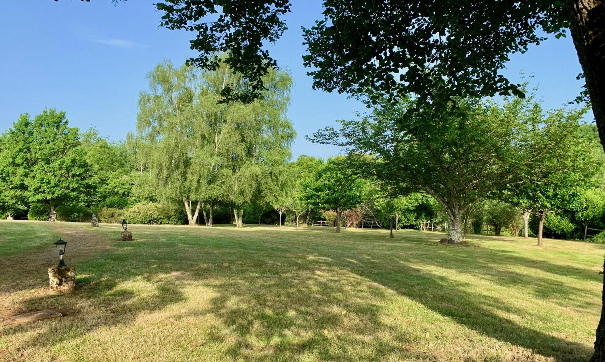Les Perroutis Villa Saint-Alvere Luaran gambar